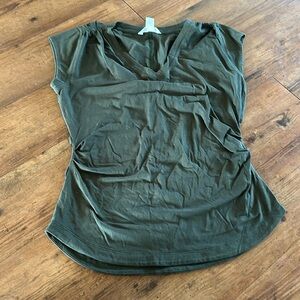 Athleta green shirt sleeve top size S